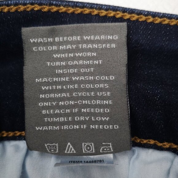 Torrid #feel the fit Ladies Size 16 Super Soft Dark Wash Crop Jeggings - Picture 10 of 13